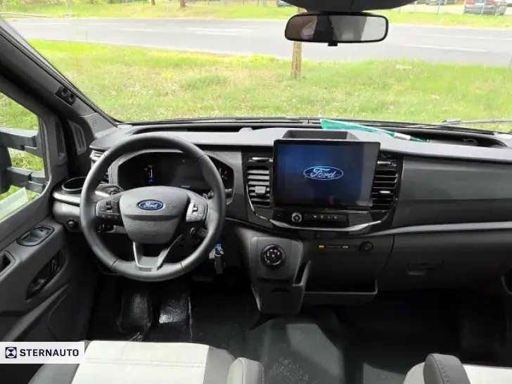 Fahrzeugbild Sunlight Ford T 680 #10