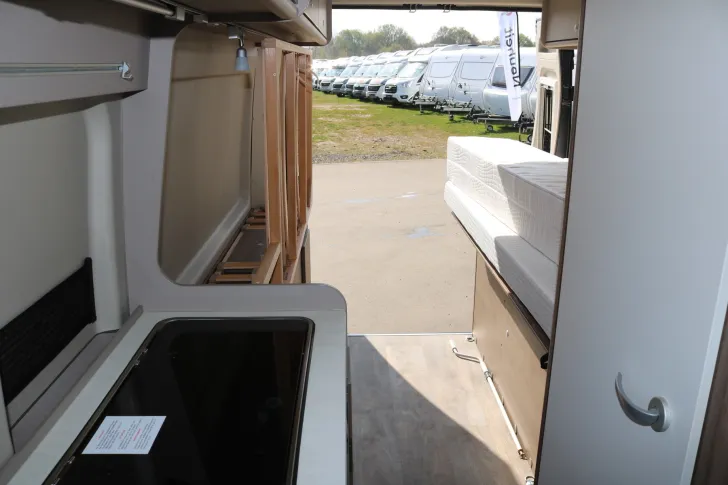 Fahrzeugbild Carado Camper Van CV 640 AT9G+SAT+Markise+DUO Control #14