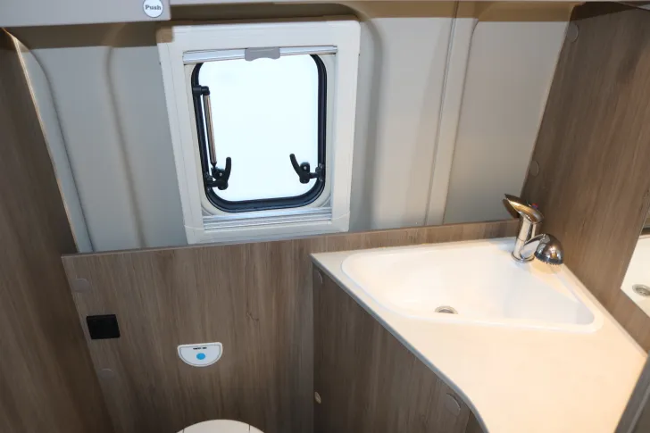Fahrzeugbild Carado Camper Van CV 640 AT9G+SAT+Markise+DUO Control #21