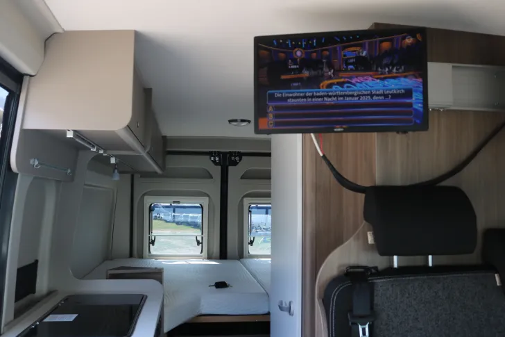 Fahrzeugbild Carado Camper Van CV 640 AT9G+SAT+Markise+DUO Control #28