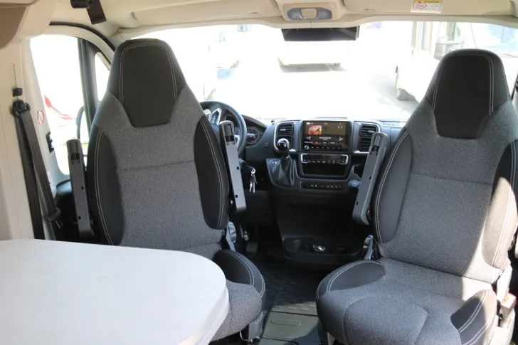 Fahrzeugbild Carado Camper Van CV 640 AT9G+SAT+Markise+DUO Control #30
