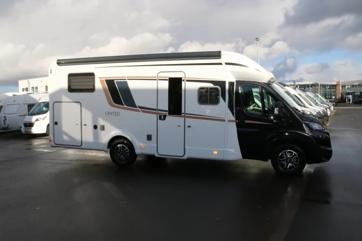 Fahrzeugbild Bürstner Limited T 727 G AT9G+Markise+TV+Hubbett #5