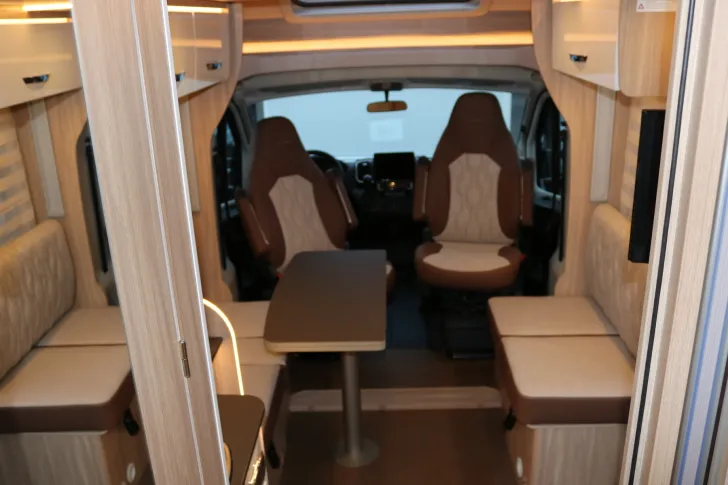 Fahrzeugbild Bürstner Limited T 727 G AT9G+Markise+TV+Hubbett #11