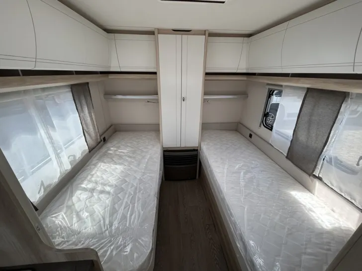 Fahrzeugbild Hobby De Luxe 460 LU #11