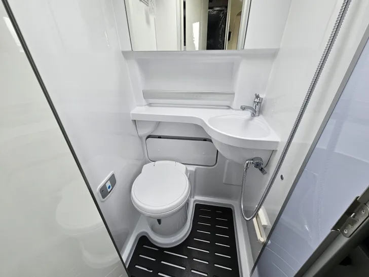 Fahrzeugbild Westfalia Columbus 601 D 180 PS Warmwasserhzg|Autom.|Solar #10