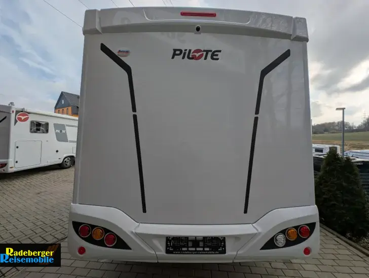 Fahrzeugbild Pilote Pacific 746GJ Expression #3