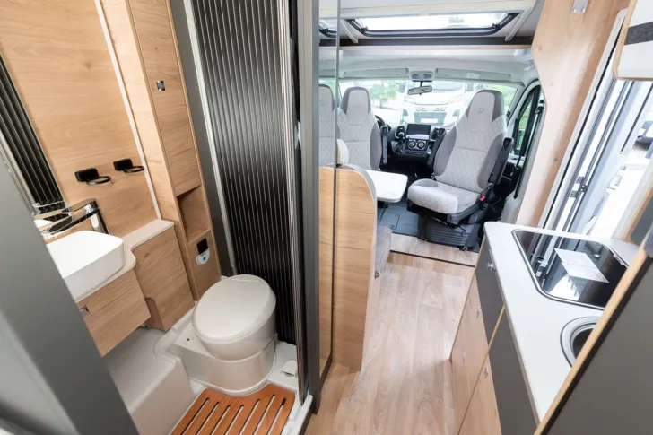 Fahrzeugbild Dethleffs Globebus Camp Active T 4 **frisch eingetroffen** #13