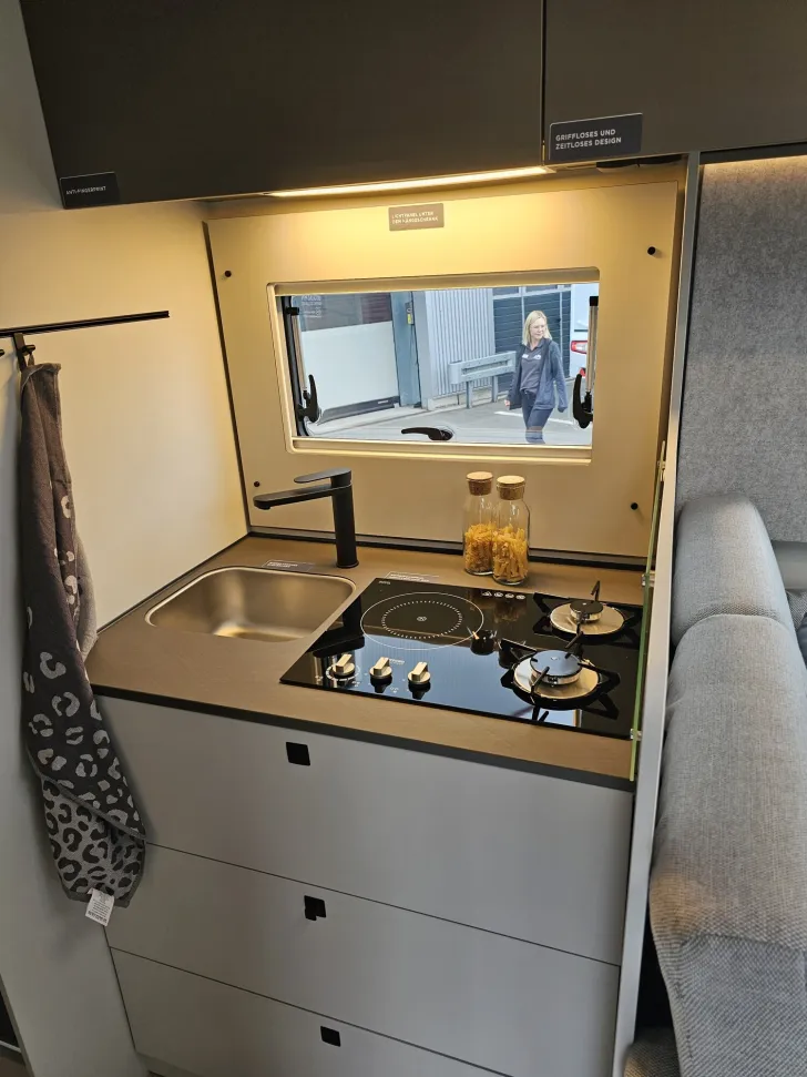 Fahrzeugbild LMC Cruiser T750 EL 180 PS, 4,4tn, 3e+4e Sitzplatz #5