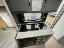 Fahrzeugbild Hobby OnTour 390 SF 1,5t/Ambiente/Autarkvorb. #5