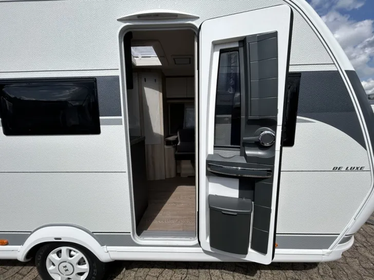 Fahrzeugbild Hobby De Luxe 460 LU #7