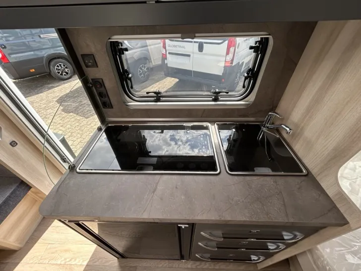 Fahrzeugbild Hobby De Luxe 460 LU #14