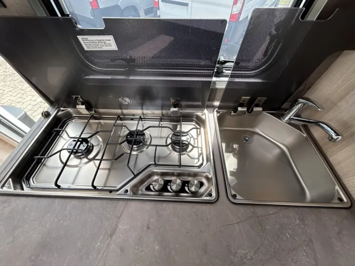 Fahrzeugbild Hobby De Luxe 460 LU #15