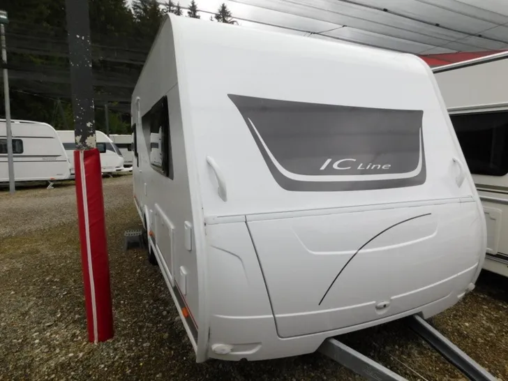 Fahrzeugbild Bürstner Premio 460 TS IC-Line, Klima, Kombidose, 1700KG #1