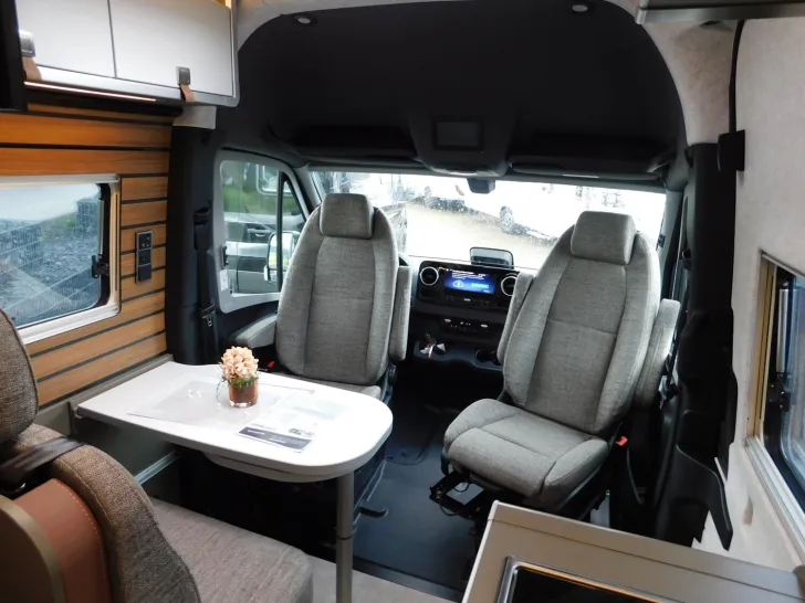 Fahrzeugbild Hymer Grand Canyon S Xperience Winter+Autarkpaket, AHK #14
