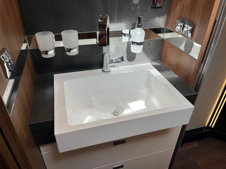 Fahrzeugbild Carthago chic s-plus I 61 XL LE sofort verfügbar #20