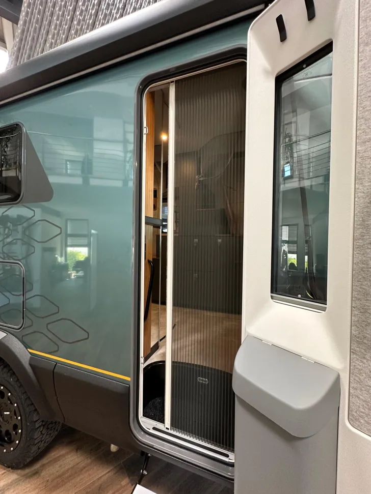 Fahrzeugbild Hymer Venture S Mercedes 18" Bereifung, Sitzheizung #5