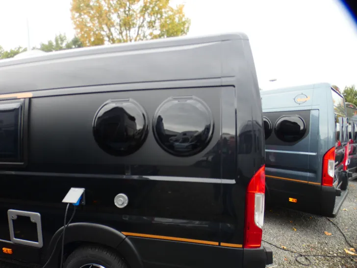 Fahrzeugbild Malibu Van First Class - Two Rooms 640 LE RB Sonderpreis #3