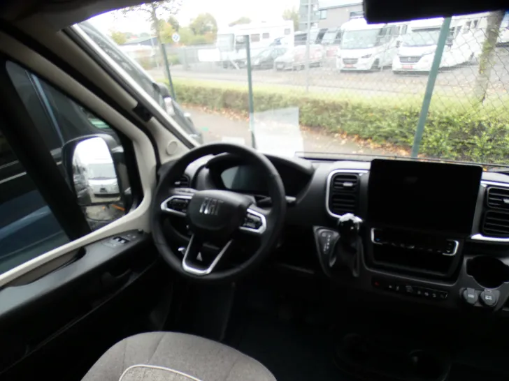Fahrzeugbild Malibu Van First Class - Two Rooms 640 LE RB Sonderpreis #7