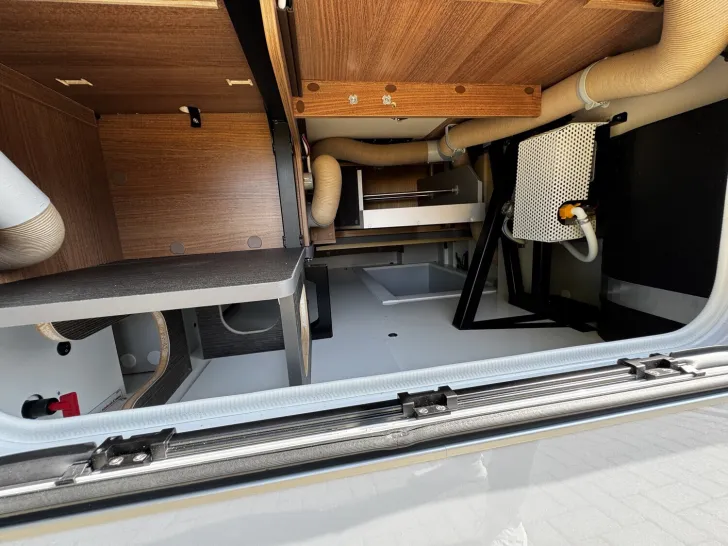 Fahrzeugbild Carthago C2-tourer I 147 RB LE L comfort Mercedes (262) #37
