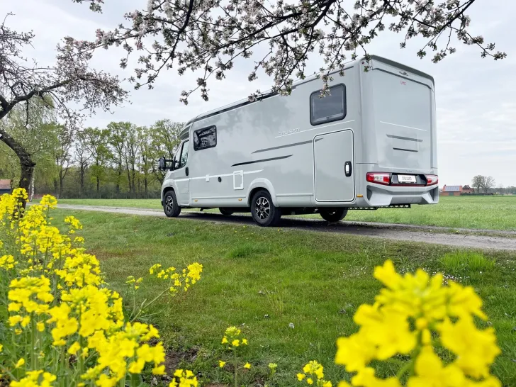 Fahrzeugbild LMC Cruiser T740 EL 180 PS, 4,4tn, 3e+4e Sitzplatz #9