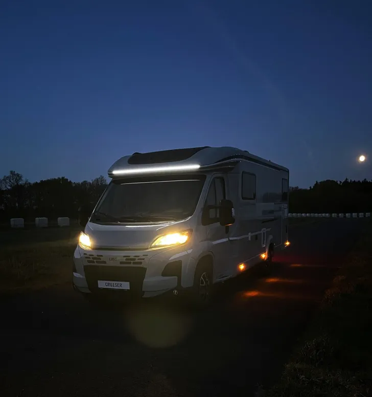 Fahrzeugbild LMC Cruiser T740 EL 180 PS, 4,4tn, 3e+4e Sitzplatz #10