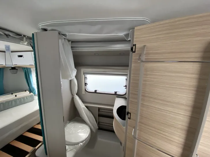 Fahrzeugbild Hymer Eriba Eriba Touring 550 Harbour Blue zum Sonderpreis #12