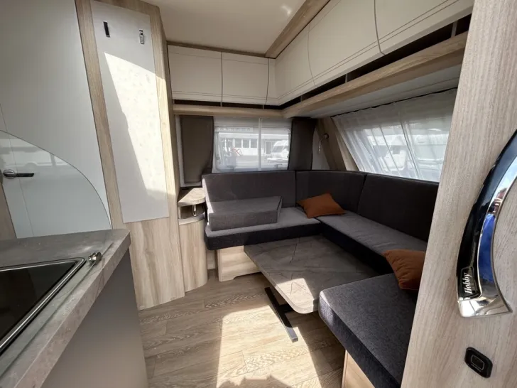 Fahrzeugbild Hobby De Luxe 460 LU #8