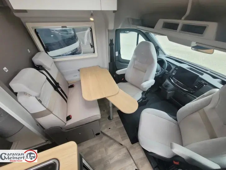 Fahrzeugbild LMC Innovan 592 #11