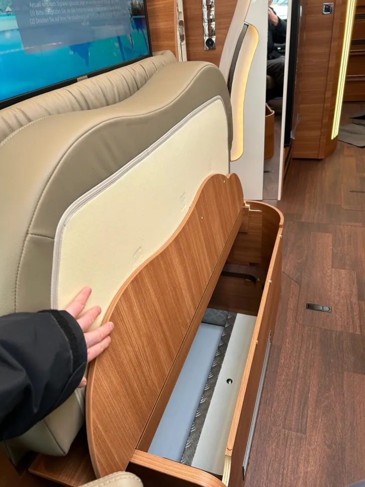 Fahrzeugbild Carthago chic c-line xl I 5.9 XL LE #25