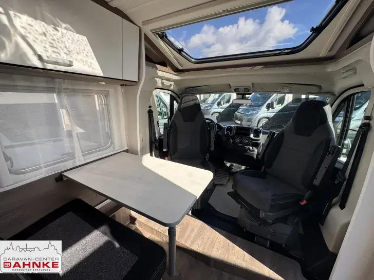 Fahrzeugbild Carado VAN V337 Pro+ Solar, Safety Paket #8