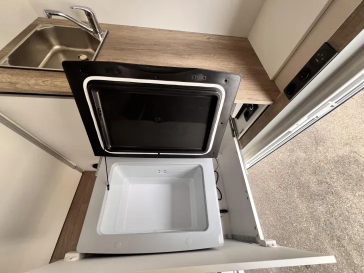 Fahrzeugbild Hobby Beachy 450 #4