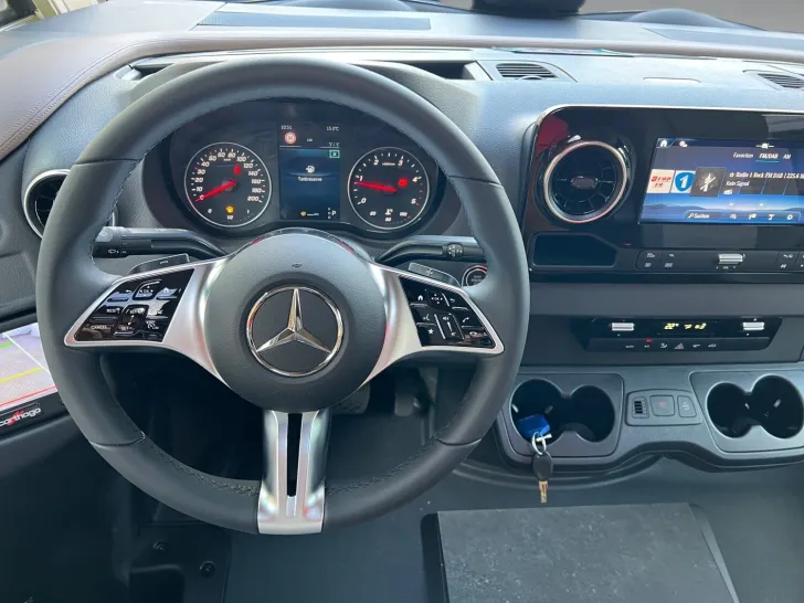 Fahrzeugbild Carthago chic c-line I 5.9 XL LE Mercedes (303) #11