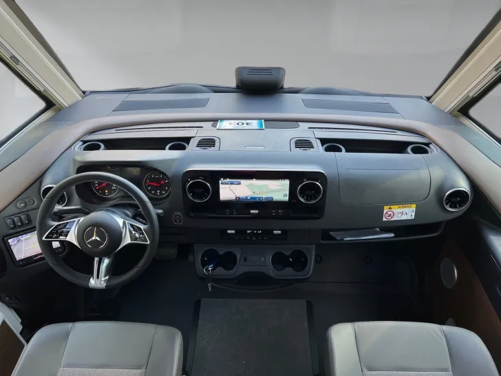 Fahrzeugbild Carthago chic c-line I 5.9 XL LE Mercedes (303) #13