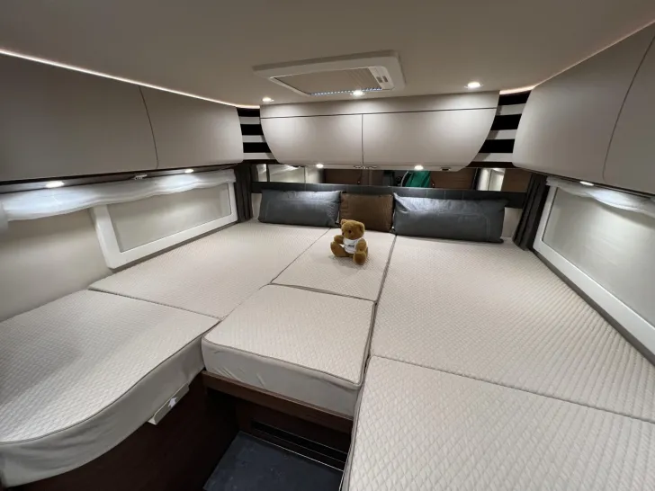 Fahrzeugbild Carthago chic c-line I 5.9 XL LE Mercedes (303) #27