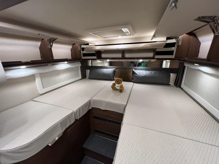 Fahrzeugbild Carthago chic c-line I 5.9 XL LE Mercedes (303) #28