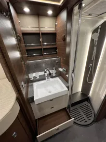 Fahrzeugbild Carthago chic c-line I 5.9 XL LE Mercedes (303) #35