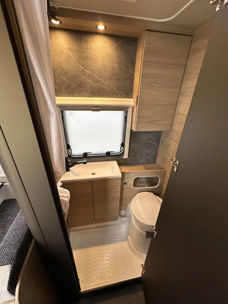 Fahrzeugbild Weinsberg CaraOne 420 QD #11