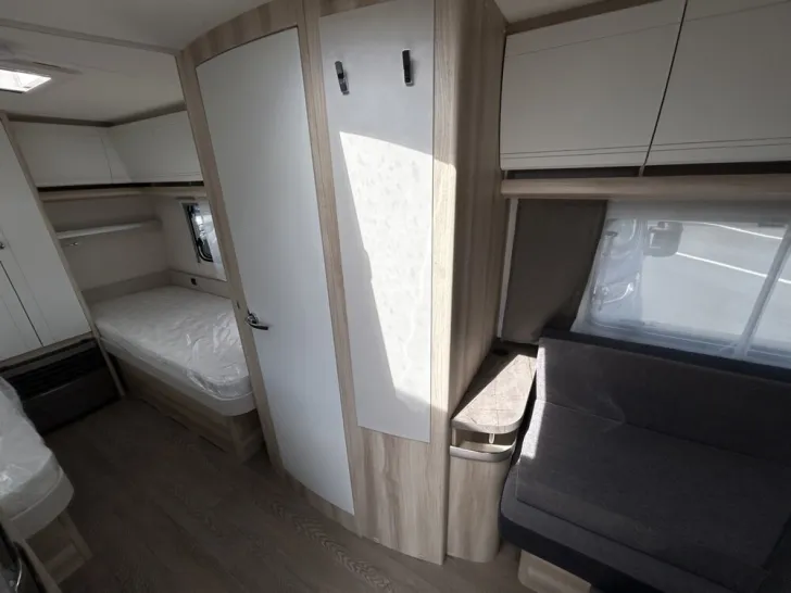 Fahrzeugbild Hobby De Luxe 460 LU #9