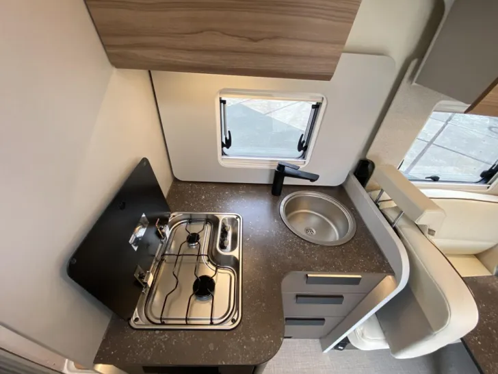 Fahrzeugbild Bürstner B66 TD 732 #9