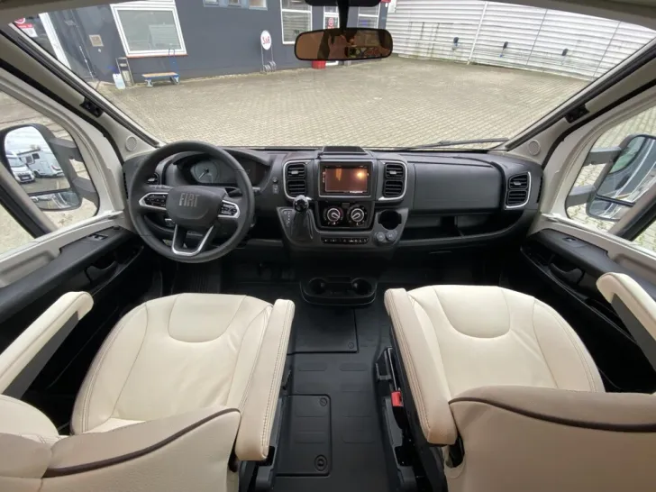 Fahrzeugbild Bürstner B66 TD 732 #18