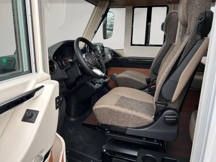 Fahrzeugbild Carthago chic c-line xl I 5.9 XL LE #7