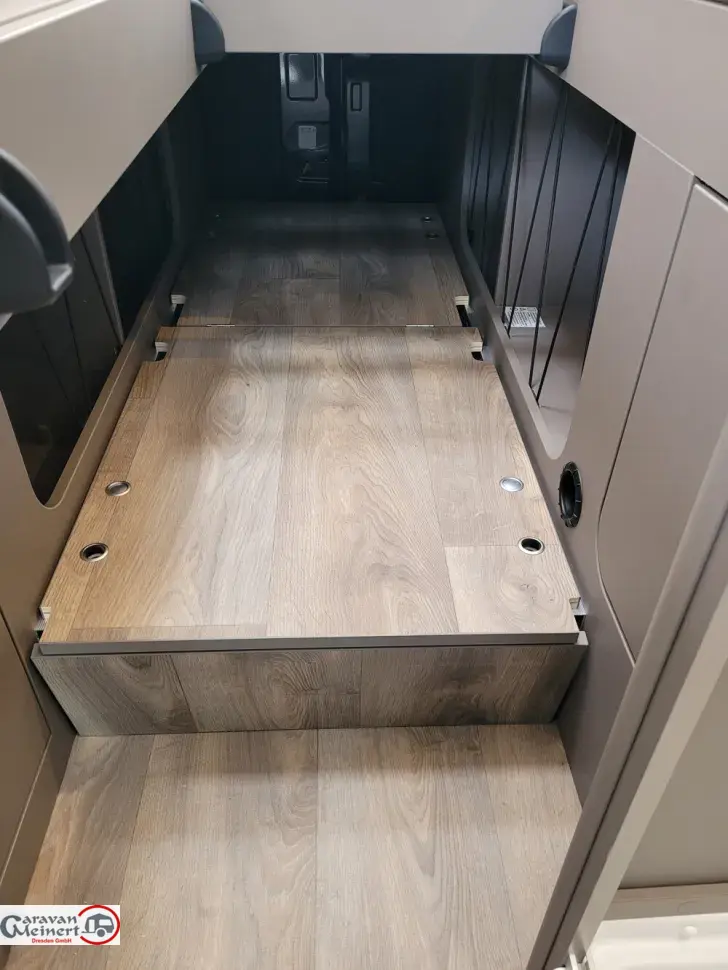 Fahrzeugbild LMC Innovan 592 #20