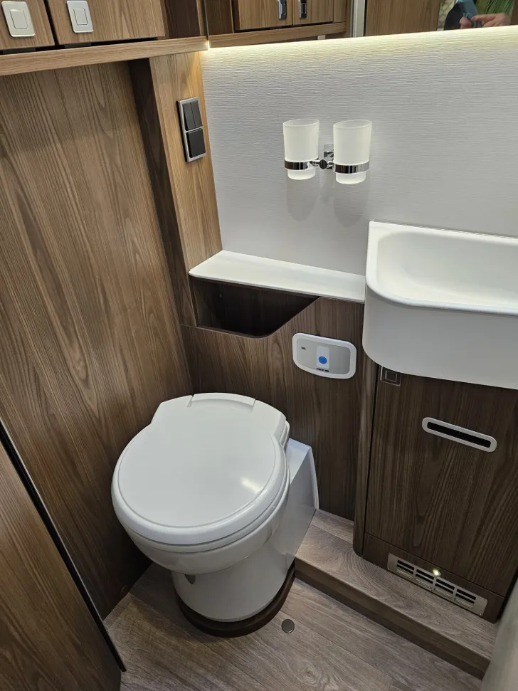 Fahrzeugbild Hymer B-Klasse ML I 780 Voll-Luftfederung|auf Sept. 26 #14