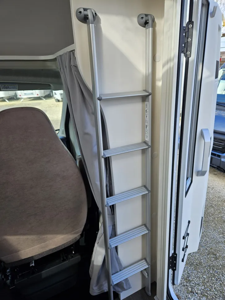 Fahrzeugbild Carado pro A 361 6Fahrpl.|Stockbetten|Markise|Radträger #12