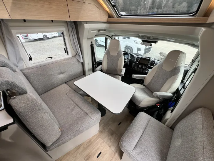 Fahrzeugbild Bürstner Campeo TD 691 G Ofen | AHK | Dachklima | Dieselh #9
