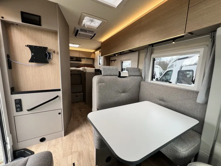 Fahrzeugbild Bürstner Campeo TD 691 G Ofen | AHK | Dachklima | Dieselh #17