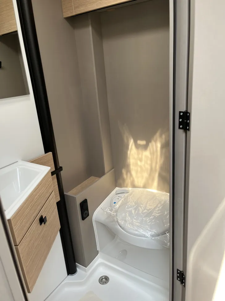 Fahrzeugbild Bürstner Campeo TD 676 G Flex | AHK | NAVI | KAMERA | APP #13