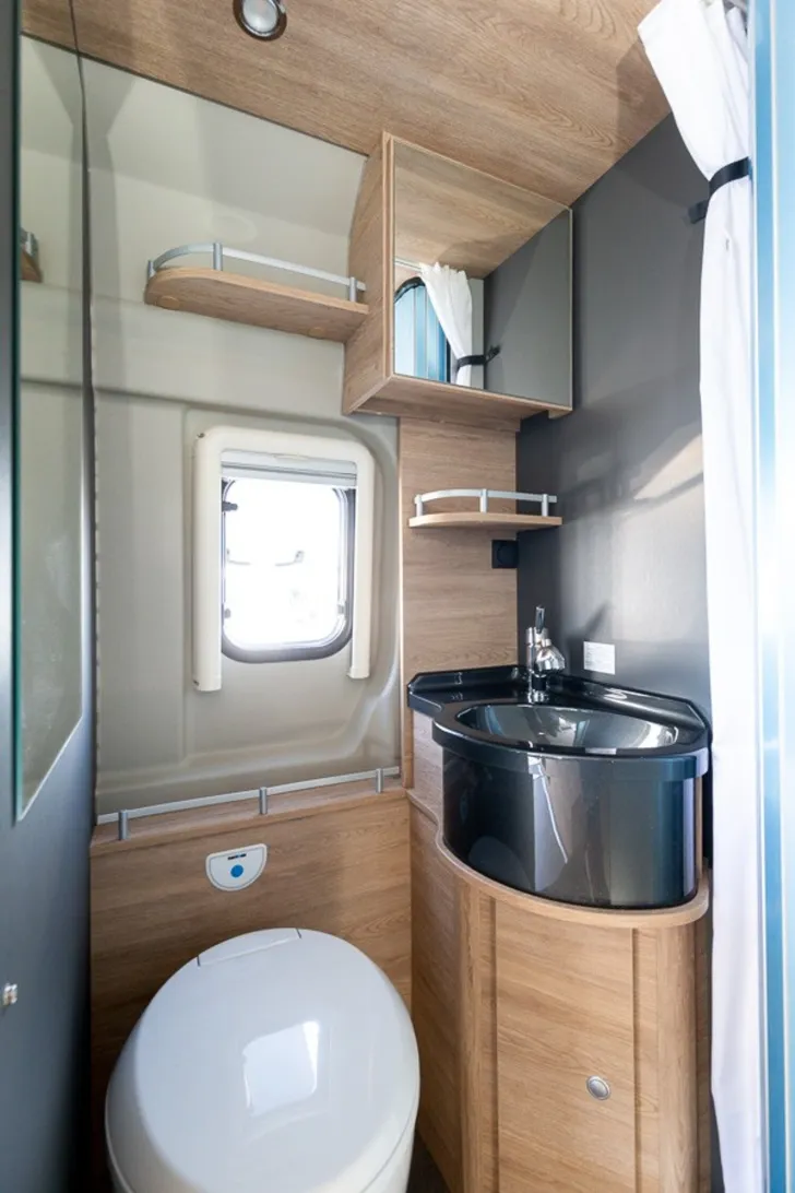 Fahrzeugbild Dethleffs Globetrail 640 HR Fiat * 10.107 unter Liste #15