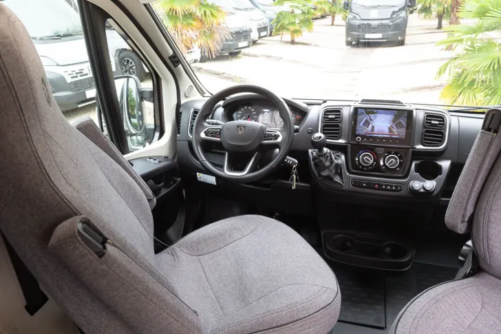 Fahrzeugbild Sunlight Cliff 600 ***junger Gebrauchter*** #16