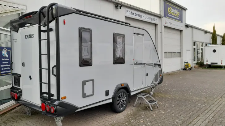 Fahrzeugbild Knaus Sport & Fun BLACK SELECTION 480 QL 1700kg,Dusche #1